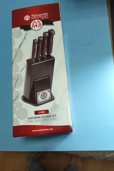 Sürmene Sürkarbisa 61400 Ahşap Standlı 4'lü Sıcak Dövme Bıçak Seti ürün görseli 1