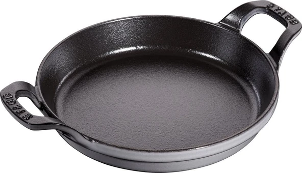 Staub Toz İstiflenebilir Fırın Kabı, Yuvarlak (20 Cm, 0,75 L İçerisinde Bulunan Mat Siyah Kaplı Tepsi İle) Grafit Grisi ürün görseli 1