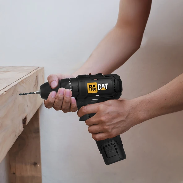 CAT DX1160 12Volt/2.0Ah Li-ion Çift Akülü Kömürsüz Profesyonel Şarjlı Darbeli Matkap + DA01901 32 Parça Aksesuar Seti ürün görseli 1