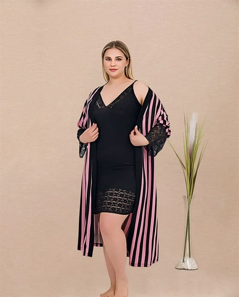 Arias Closet Büyük Beden Çizgi Desenli Dantel İşlemeli 2'Li Viskon Siyah Gecelik Sabahlık Takımı ürün görseli 1