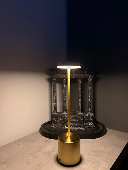 LED Masa Lambası Dokunmatik Şarj Edilebilir Masa Lambası Gold ürün görseli 1