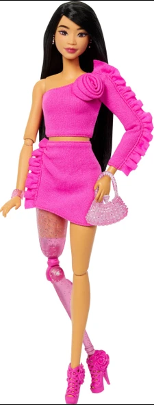 STİL İKONU™ Bebek - Işıltılı Protez Bacaklı Klasik Barbie tarzındaki pembe bluz ve etek takımıyla protez bacaklı ve siyah saçlı Barbie Stil İkonu bebek (2) HYV26