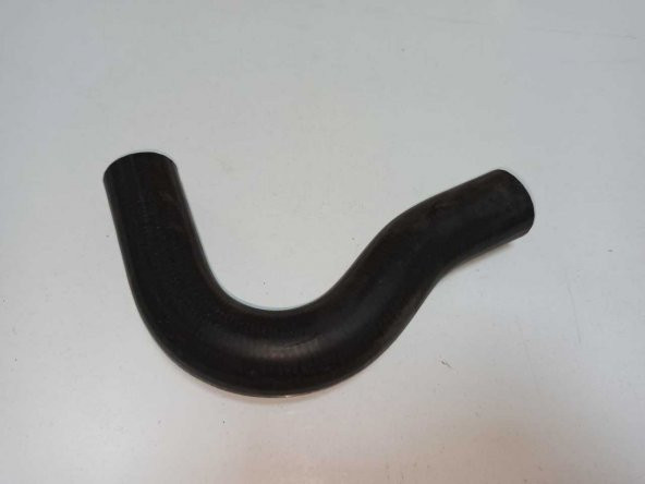 RADYATÖR ÜST HORTUMU MİTSUBİSHİ L200 OEM - MN135039 ürün görseli 1