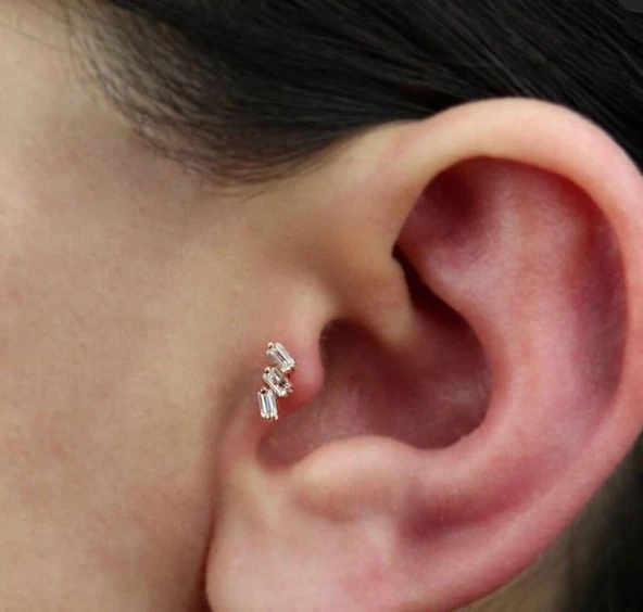 Altın Baget Tragus Piercing 14 Ayar Tria - Resim 3