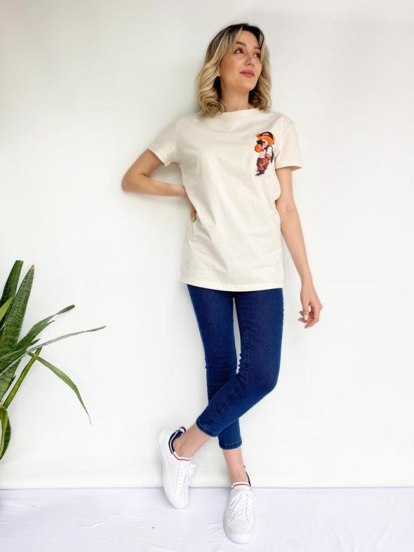 Kadın Ayıcık Baskılı Basic Tshirt Ekru ürün görseli 1