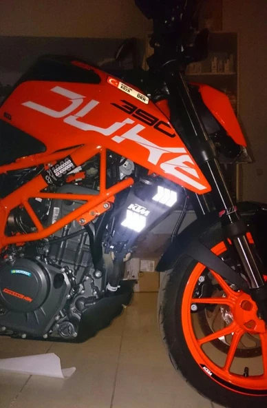 Ok Şeklinde Reflektif Beyaz Sticker Çınar Extreme - Resim 5