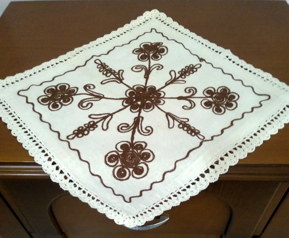 Mandaş Tekstil Dantelli El Örme Laseli Peçete (35x35) - Resim 3