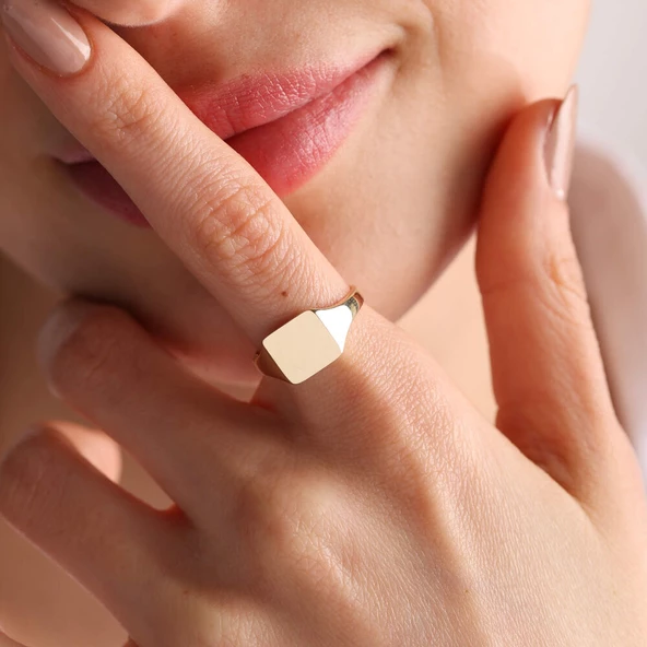 14K Altın Şövalye Yüzük (Kişiselleştir) Kare 0,9 cm ürün görseli 1