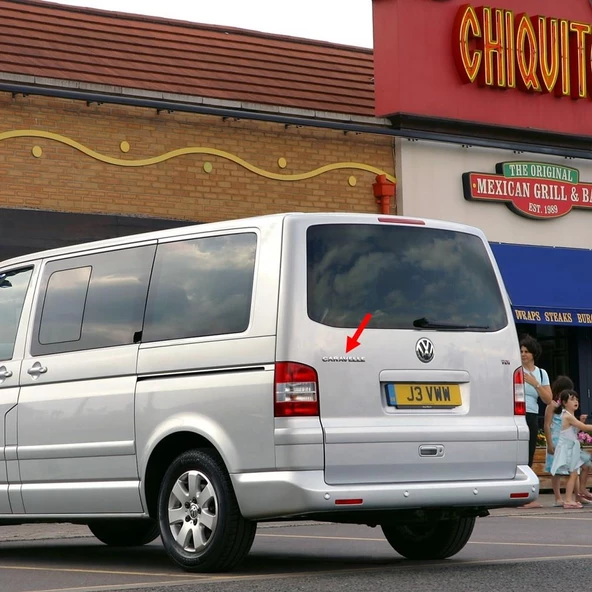 VW Transporter T5 2004-2010 Arka Bagaj Kapağı Caravelle Yazısı 7H9853687 ürün görseli 1