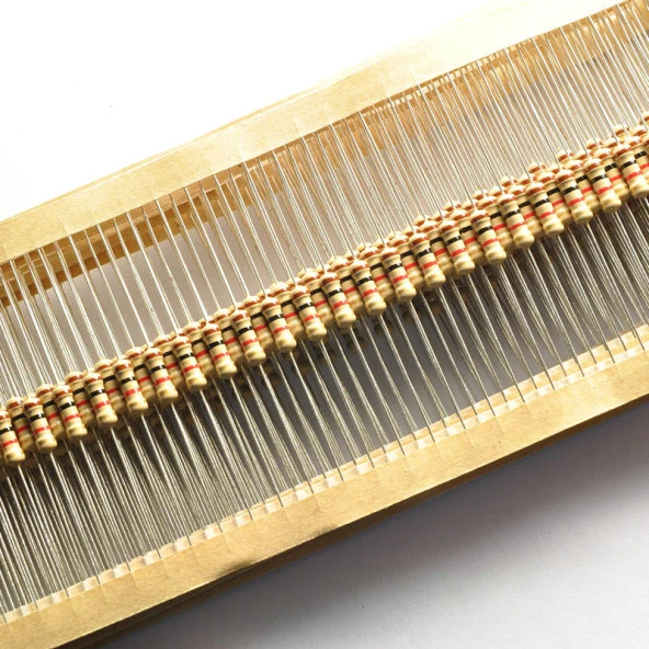 820R 1/8W  %5 Tolerans Direnç ürün görseli 1