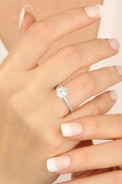 Swarovski Taşlı Gümüş Nişan Yüzüğü Tırnaklı ürün görseli 1