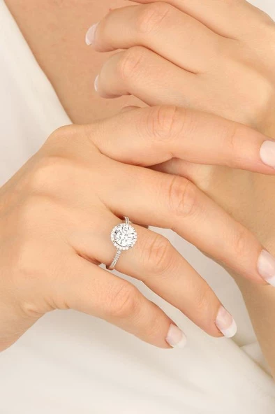 Ortası Büyük Swarovski Taşlı Gümüş Yüzük ürün görseli 1