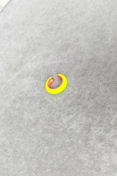 Neon Sarı Mineli Gümüş Kıkırdak Küpe - Resim 2