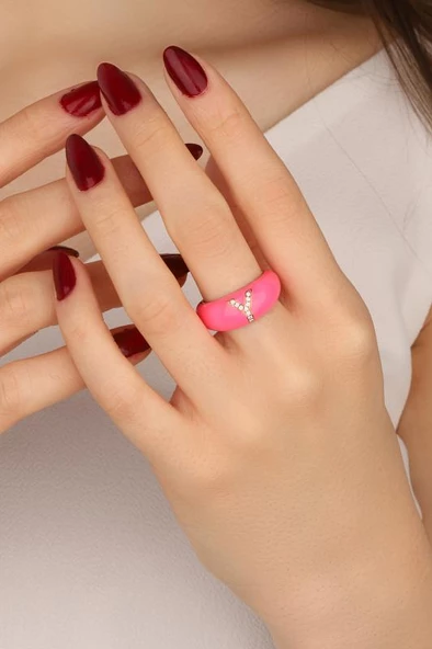 Koyu Pembe Mineli Gümüş Harf Yüzük ürün görseli 1