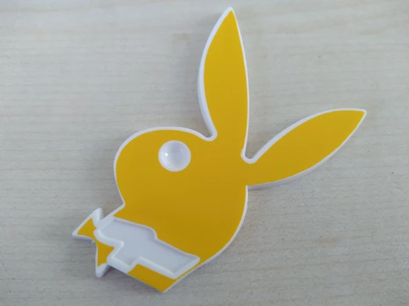 PLAYBOY LOGOSU 7x4,5cm KABARTMA SPORT ARMA SARI (PLAYBOY ARMASI) PLAYBOY YAZISI - PLAYBOY LOGO ürün görseli 1