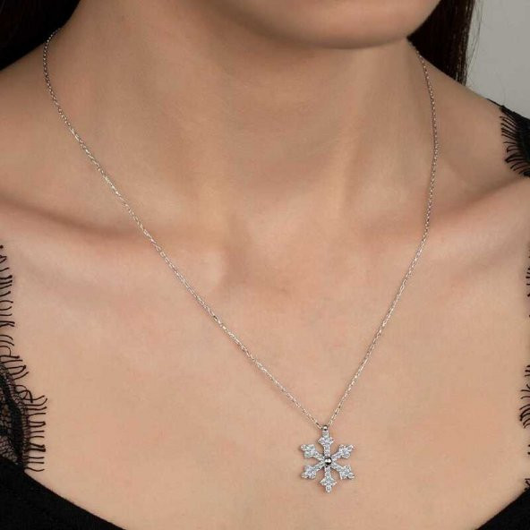 Swarovski Taşlı Gümüş Kartanesi Bayan Kolye ürün görseli 1