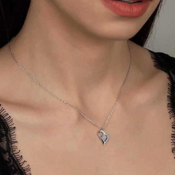 Swarovski Taşlı Gümüş Kalp Tektaş Bayan Kolye ürün görseli 1