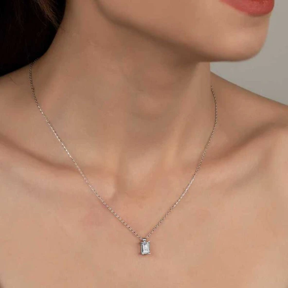 Swarovski Taşlı Gümüş Baget Tektaş Bayan Kolye ürün görseli 1