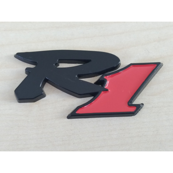 R1 ARMASI 6,5x3cm KABARTMA SPORT ARMA SİYAH - R1 LOGOSU, R1 YAZISI ürün görseli 1