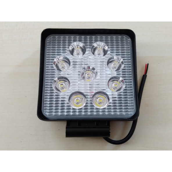 EMA SİS FARI KARE BEYAZ LED 27W 9 LED (METAL GÖVDE) ÜNİVERSAL SİS LAMBASI'' OFF ROAD'' PROJEKTÖR ürün görseli 1
