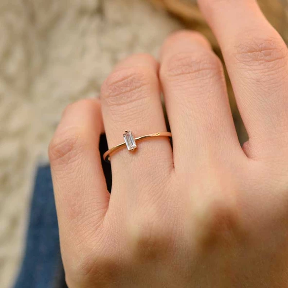 14k Sarı Altın Baget Taşlı Yüzük ürün görseli 1