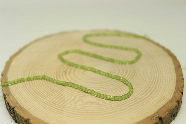 Peridot (Zebercet) Taşı Küp Şekilli Dizi 2.5mm ürün görseli 1