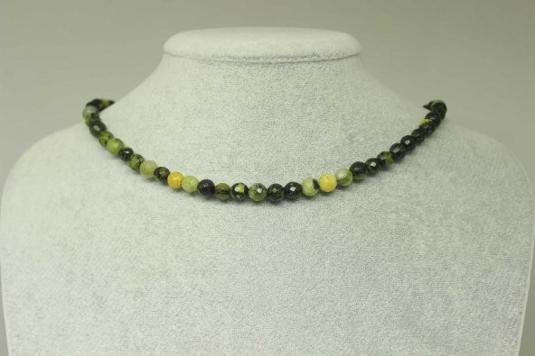 Peridot (Zebercet) Taşı Koyu Renk Faset Kesim Kolye (Klipsli) ürün görseli 1