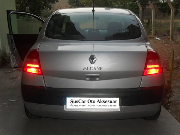 Renault Megane 2 Sedan Kasa Bagaj Üstü Spoiler Piano Black ürün görseli 1