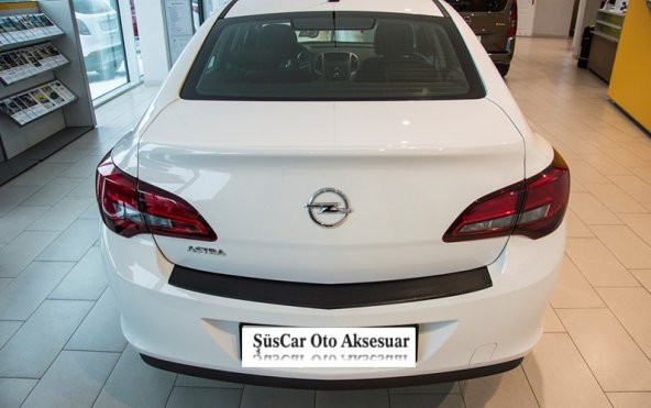 Opel Astra J Sedan Kasa Bagaj Üstü Slim Spoiler Parlak Beyaz ürün görseli 1