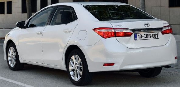 Toyota Corolla 13-18 Sedan Bagaj Üstü Spoiler Parlak Beyaz ürün görseli 1