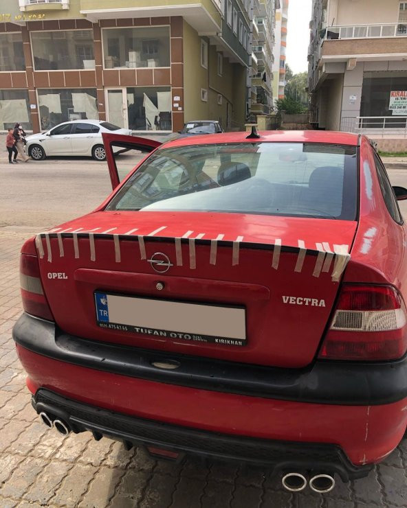 Opel Vectra Bagaj Üstü Slim Spoiler Piano Black Parlak Siyah ürün görseli 1