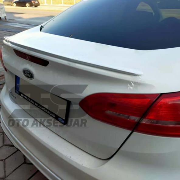Ford Focus 3- 3,5 Bagaj Üstü Slim Spoiler Piano Black Parlak Beyaz ürün görseli 1