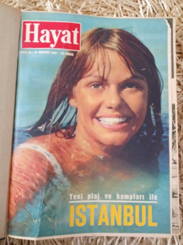 HAYAT HAFTALIK MECMUA 1966   /    Sayı: 35 ( 25   AĞUSTOS  1966 ) SAYI: 52    ( 22  ARALIK  1966  )   SIRALI  18   Mecmua  * TÜM EKLERİ İÇLERİNDEDİR. ürün görseli 1