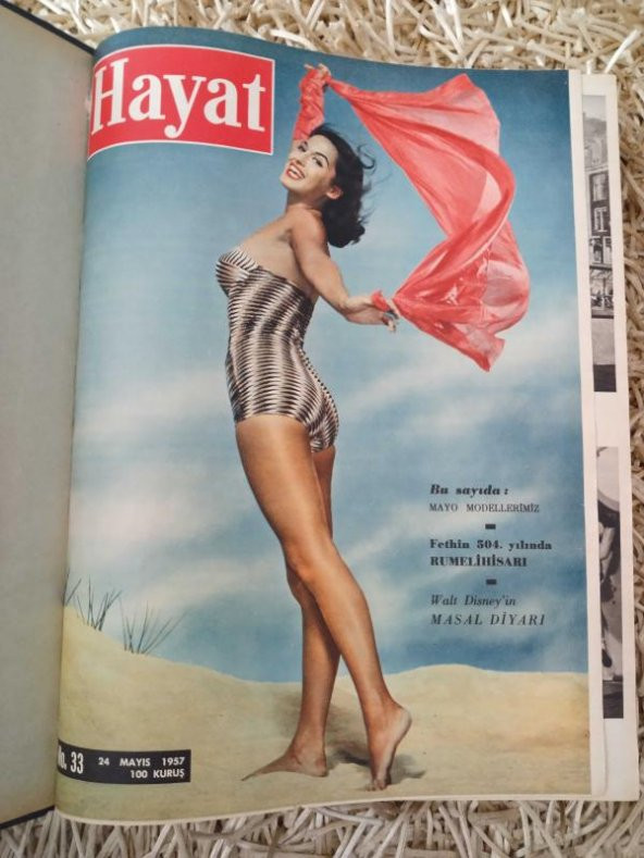 HAYAT HAFTALIK MECMUA  1957    /    Sayı: 33 ( 24  MAYIS  1957 )  SAYI: 64    ( 27   ARALIK   1957  )   SIRALI  32   Mecmua  * TÜM EKLERİ İÇLERİNDEDİR. ürün görseli 1
