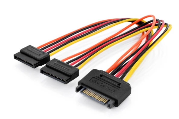 Digitus AK-430405-003-M 0.3 Mt SATA 15 pin to 2 x sata 15 Pin Erkek-Dişi SATA Güç Kablosu ürün görseli 1
