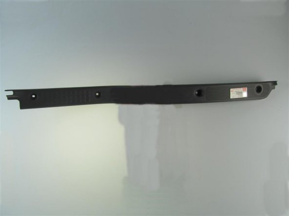 Isuzu NPR 75 Kapı Eşik Plastiği Sağ İç NLR NNR ORJİNAL 2011-2021 ürün görseli 1