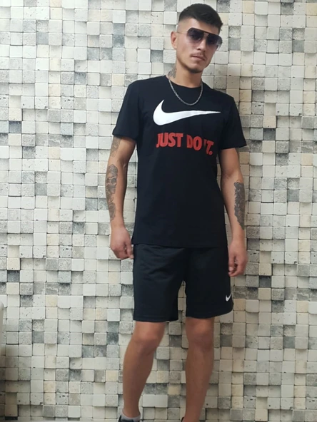 Nike Sportswear Klasik Swoosh Tişört ürün görseli 1