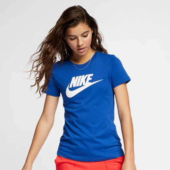 Nike Sportswear Icon Futura Essential Kısakol Kadın Tişört ürün görseli 1