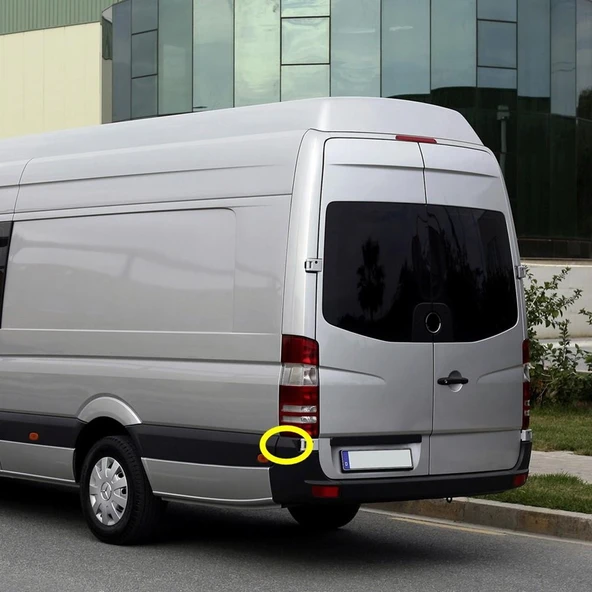 Mercedes Sprinter 2007-16 Sol Arka Stop Alt Plastik Çıtası A9068802771 ürün görseli 1