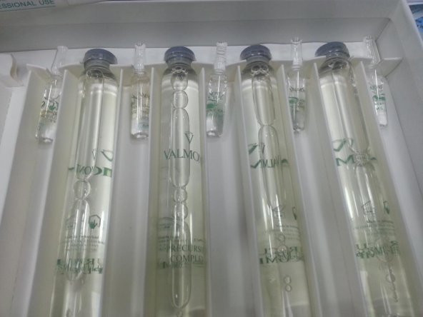 Valmont Neck And Decollete Rejuvenating Mask 5x32 ml ürün görseli 1
