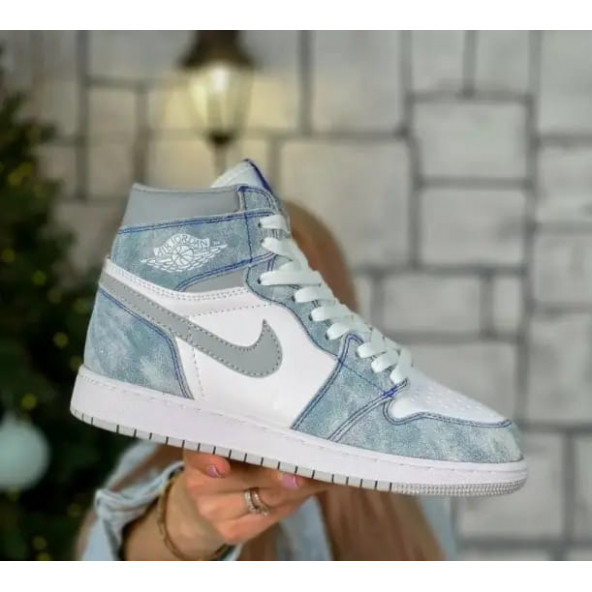 PTTAVM: Nike Air Jordan 1 Retro High Hyper Royal