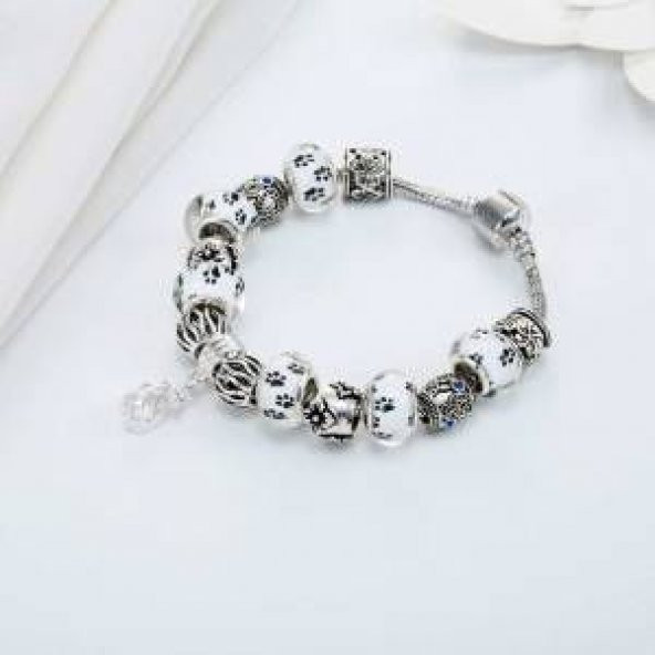 Worldshop  TREND ÖZEL PET CHARMLI BİLEKLİK, AHŞAP HEDİYE KUTUSU İÇERİSİNDE ürün görseli 1