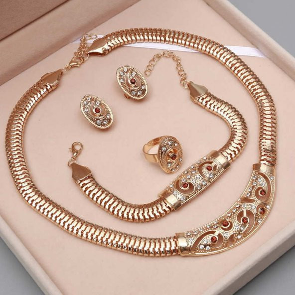 Worldshop TAM TAKI SETİ, KOLYE, KÜPE, BİLEKLİK, YÜZÜK 18 GP, AHŞAP KUTU İÇERİSİNDE ürün görseli 1