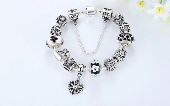 Worldshop Pandora,Yeni Trend, Charm Bileklik, 3 Renk Charmlı, Ahşap kutu içerisinde ürün görseli 1