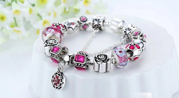Worldshop YENİ COLLECTİOS CHARM BİLEKLİK MOR CHARMLI, AHŞAP KUTU İÇERİSİNDE ürün görseli 1