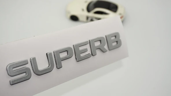 DK Tuning Skoda SUPERB Bagaj Yeni Nesil Gri Yazı Logo Arma ürün görseli 1