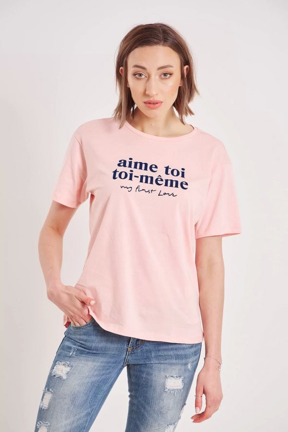Kadın Pudra Yazı Baskılı T-shirt ürün görseli 1