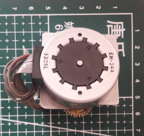 EM-244 Unipolar Step Motor (Çap 42mm) - 5 Uçlu - Resim 4