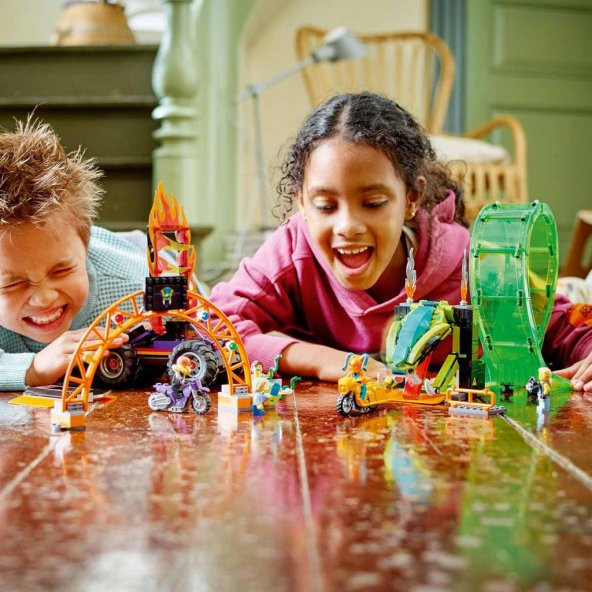 LEGO City Çift Çemberli Gösteri Arenası 60339 ürün görseli 1