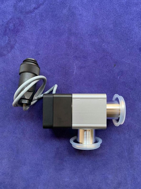 VAT 24428-KA21-BCF1 Pnömatik Vacuum Angle Valve DN 25 - Havalı Açılı Valf ürün görseli 1